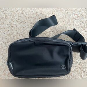 LULULEMON Everywhere Belt Bag 1L